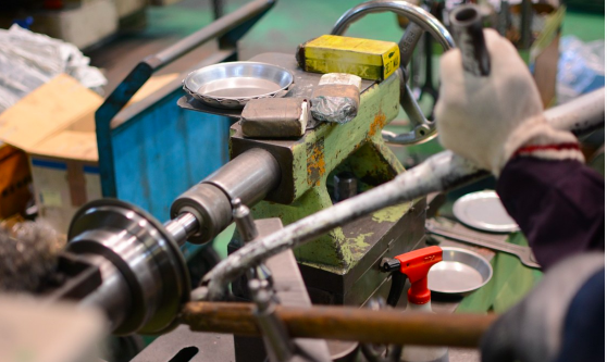 U.S. MANUFACTURING 101 FOR SMALL COMPANIES AND STARTUPS